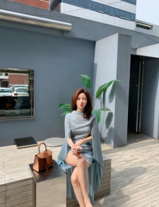 우정의 약속을 담은 맞잡은 손 모양 펜던트 | 