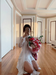 가족의 따스함을 담은 하트 모양 액자 | 